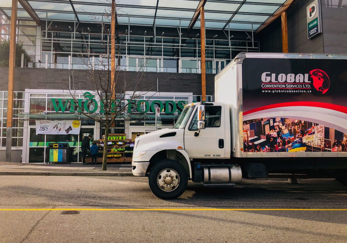 global truck - for scrolling banner
